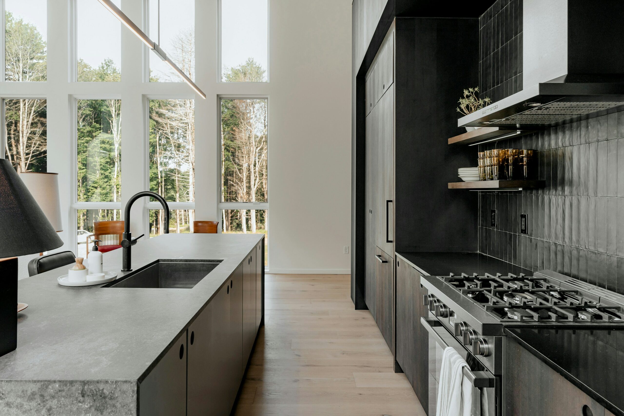 AEDILUX Custom Islands & Benchtops - Kitchens Renovations Sydney