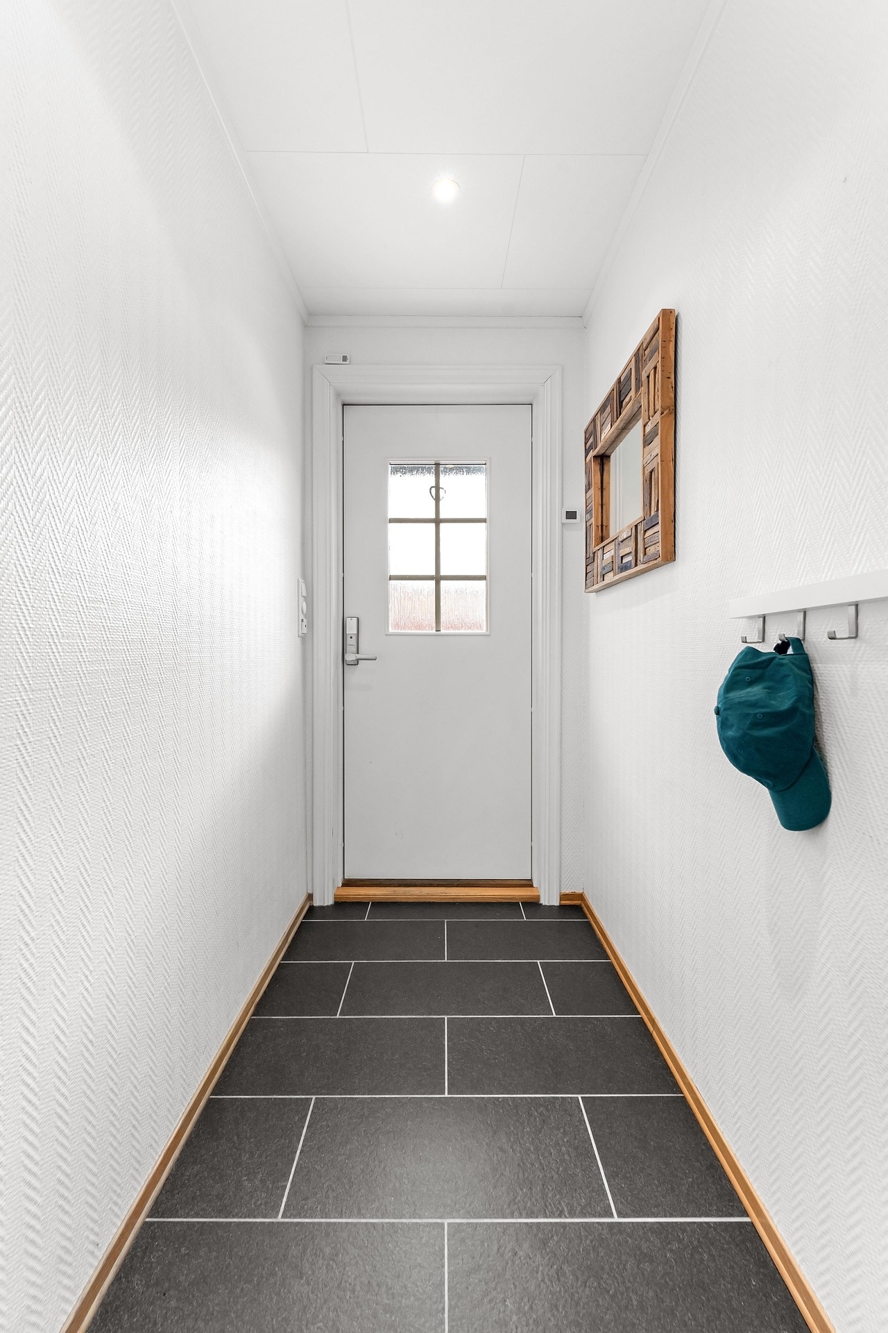 hallway-8539140_1920